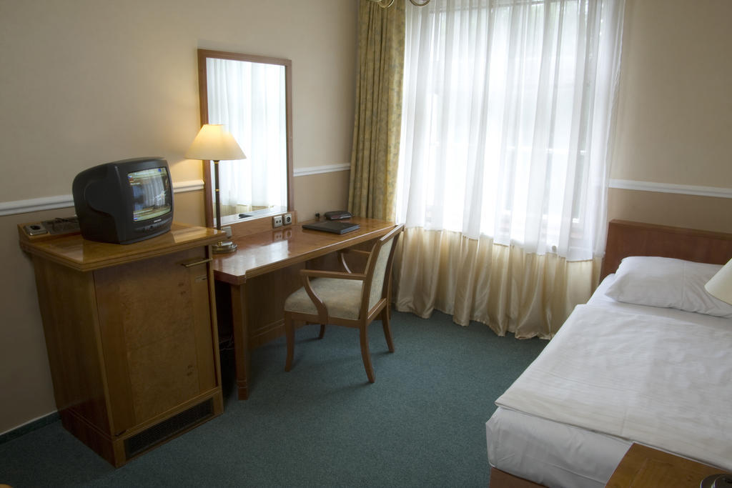 Dr. Adler Spa & Kurhotel Františkovy Lázně Habitación foto