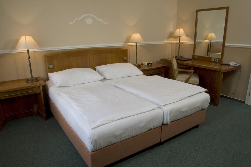 Dr. Adler Spa & Kurhotel Františkovy Lázně Habitación foto