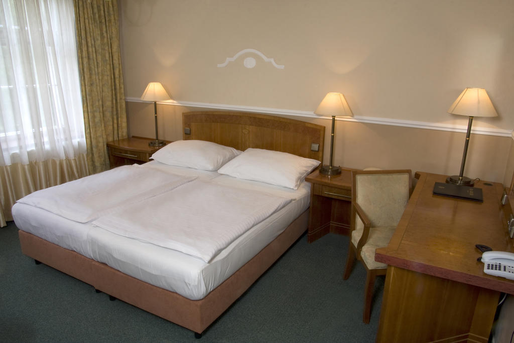 Dr. Adler Spa & Kurhotel Františkovy Lázně Habitación foto
