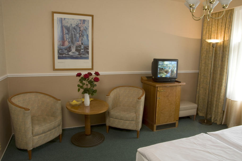Dr. Adler Spa & Kurhotel Františkovy Lázně Habitación foto