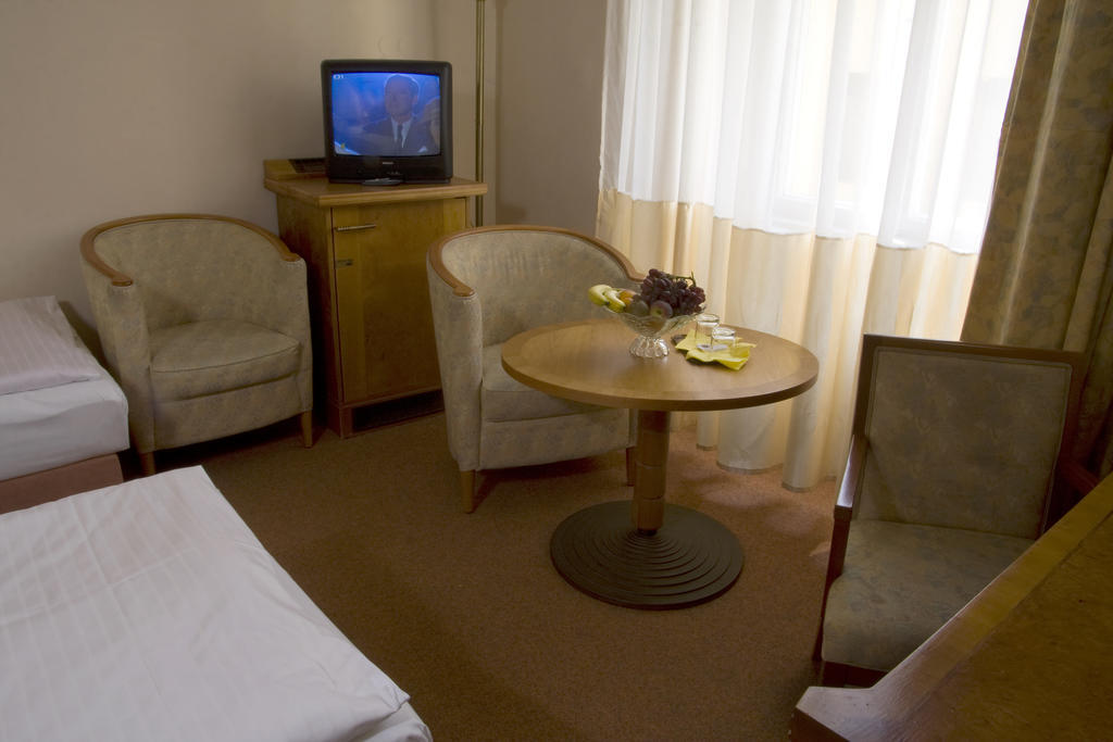 Dr. Adler Spa & Kurhotel Františkovy Lázně Habitación foto