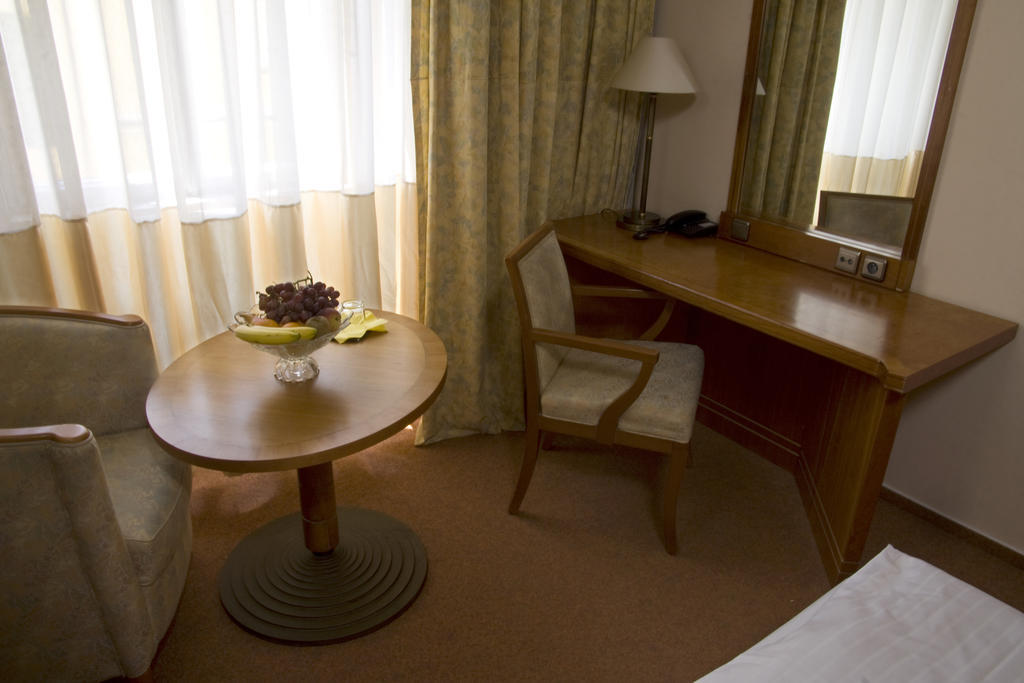 Dr. Adler Spa & Kurhotel Františkovy Lázně Habitación foto