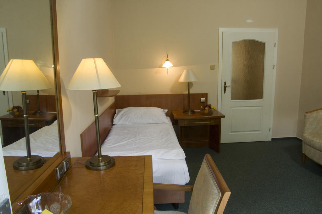 Dr. Adler Spa & Kurhotel Františkovy Lázně Habitación foto