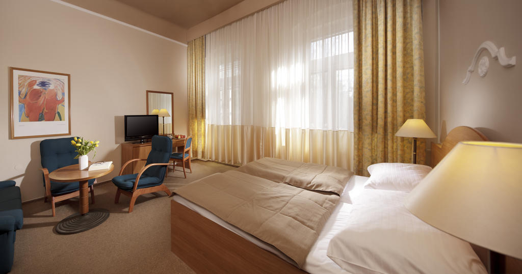 Dr. Adler Spa & Kurhotel Františkovy Lázně Habitación foto