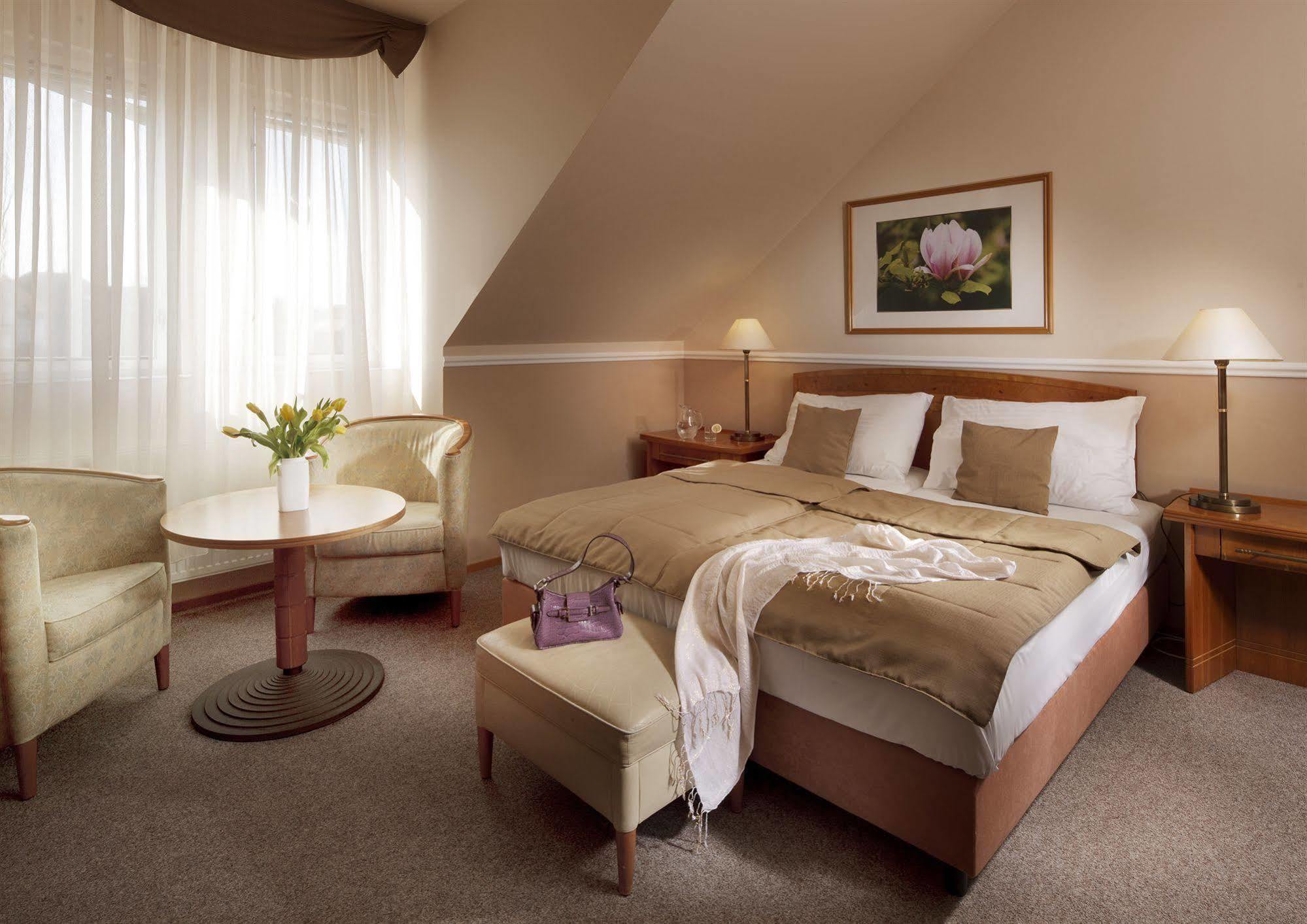 Dr. Adler Spa & Kurhotel Františkovy Lázně Exterior foto